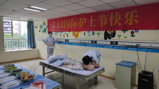 [成都癲癇病醫(yī)院]同場競技展風(fēng)采！護(hù)士節(jié)，我院成功舉辦心肺復(fù)蘇技能大賽