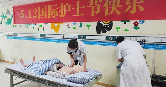 [成都癲癇病醫(yī)院]同場競技展風(fēng)采！護(hù)士節(jié)，我院成功舉辦心肺復(fù)蘇技能大賽