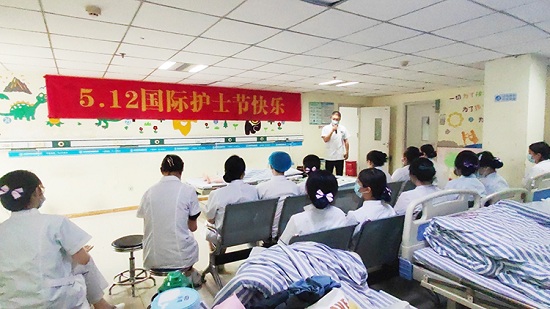 [成都癲癇病醫(yī)院]同場競技展風(fēng)采！護(hù)士節(jié)，我院成功舉辦心肺復(fù)蘇技能大賽