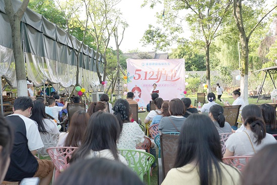 【感恩有你，白衣天使在行動】昨日，成都神康癲癇醫院開展國際護士節戶外團建
