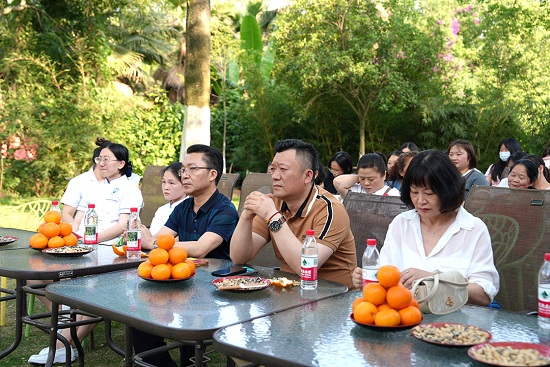 【感恩有你，白衣天使在行動】昨日，成都神康癲癇醫院開展國際護士節戶外團建