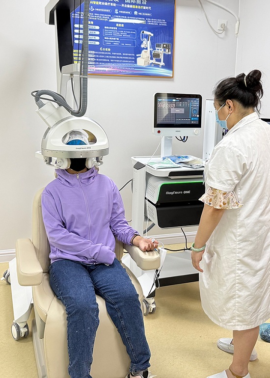 四川電視臺新聞頻道《現場快報》：國際癲癇關愛日，“關愛困境癲癇病患者”公益項目啟動!